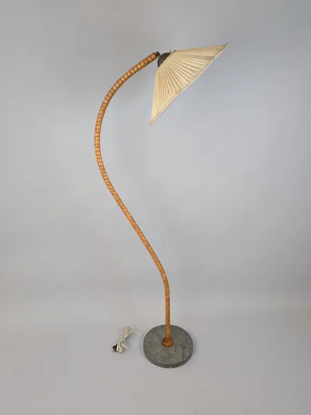 Golvlampa, Svanhalsmodell, 1930-/1940-tal