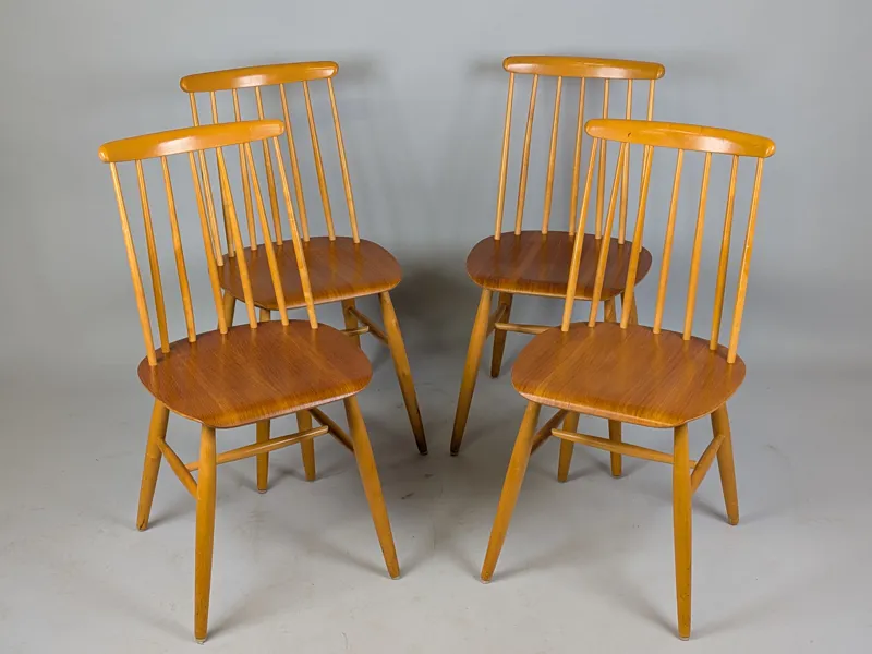 Pinnstolar, teak med stomme i bok