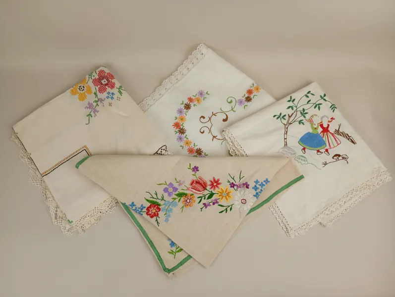 Broderade dukar 4 st