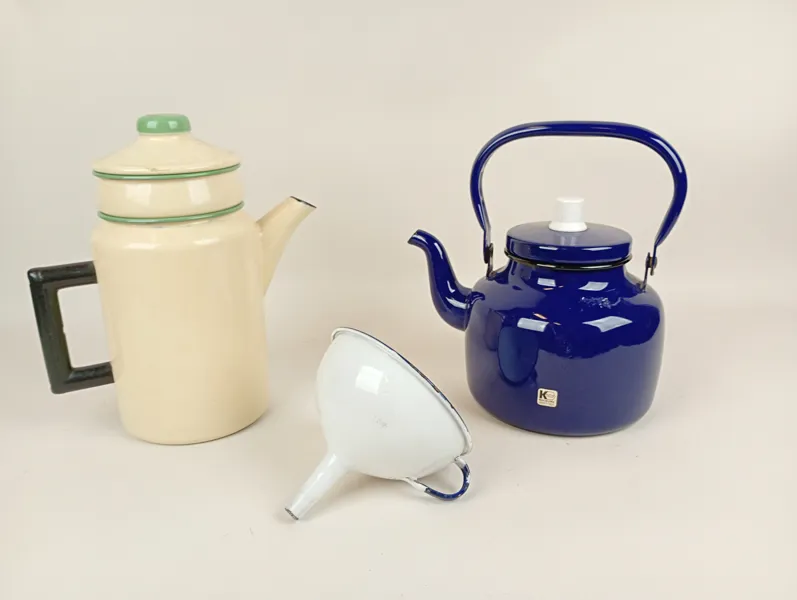 Emaljerat, 3 delar bl.a. "Kaffe-Petter"