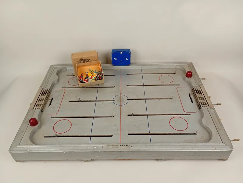 Ishockeyspel, "Puck" Aristospel