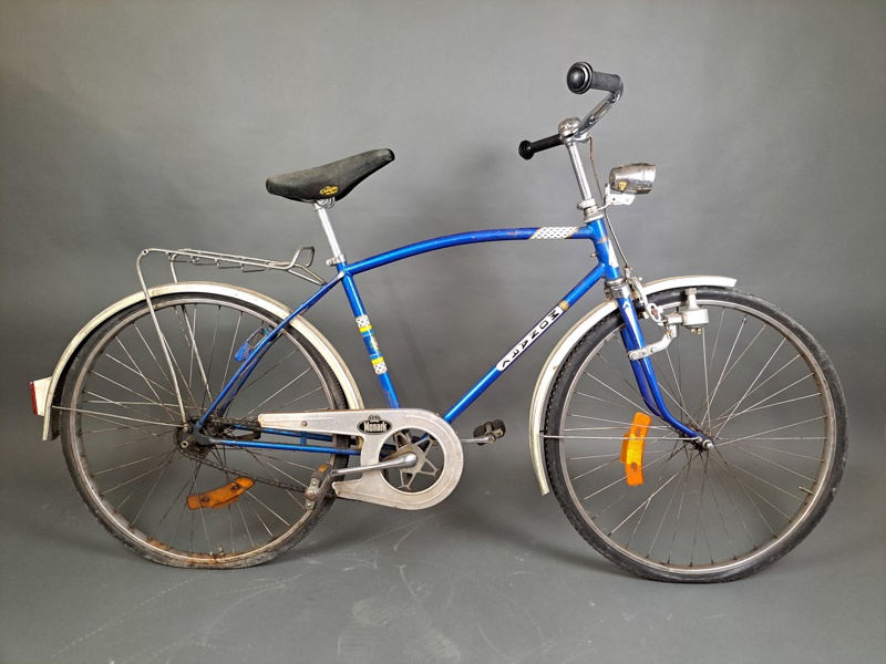 Cykel, Monark