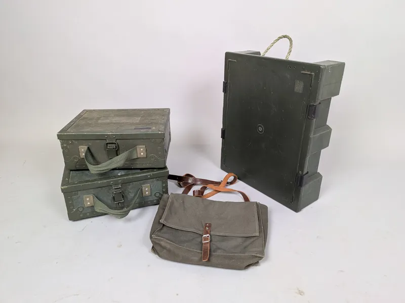 Lådor & väska, Militära