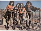 Poster, Kiss