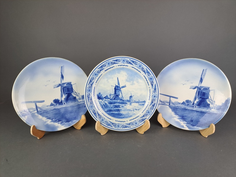 Äldre tallrikar bl.a. Delft