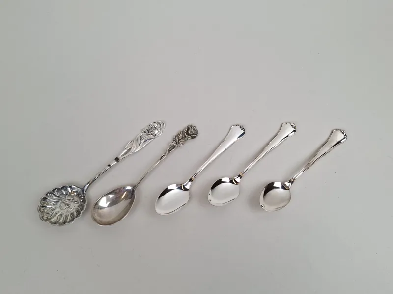 Silverskedar, 5 delar