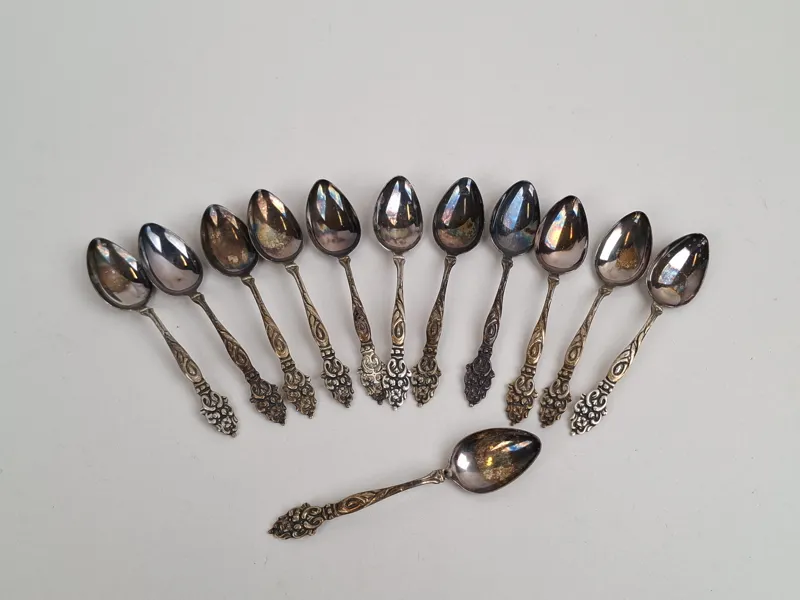 Kaffeskedar, Silver 12 delar