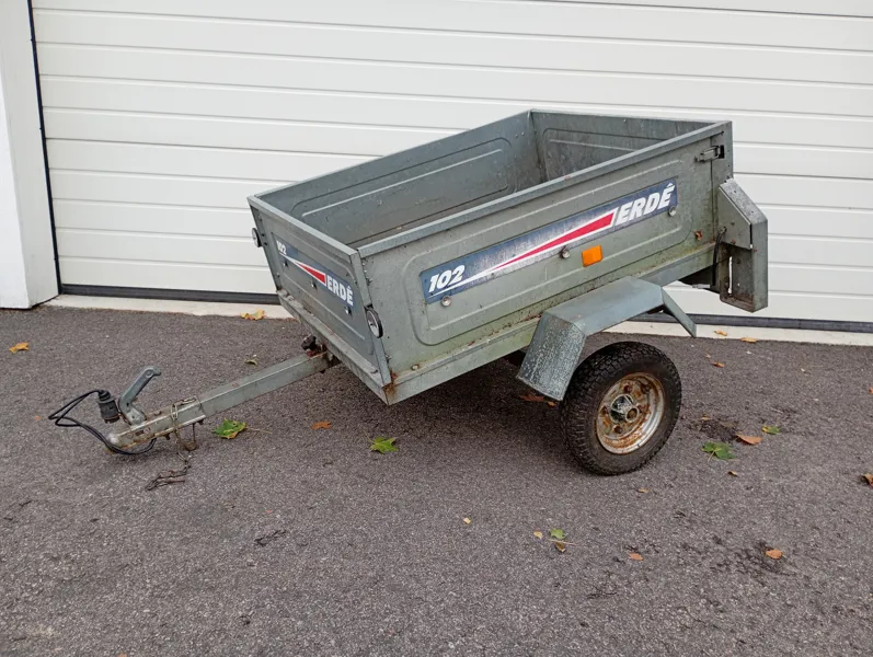 Släp, Erde modell 102