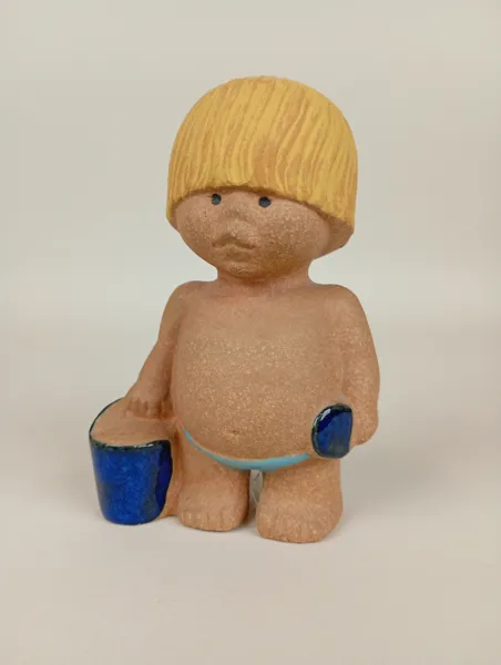 Figurin, "Väst" ur serien Alla världens barn, Lisa Larson Gustavsberg