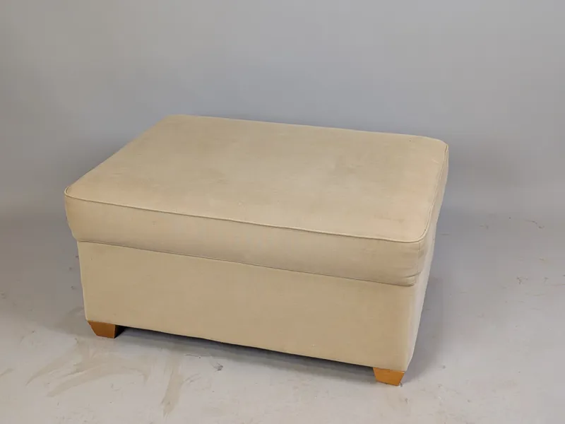 Sittpuff med gästsäng