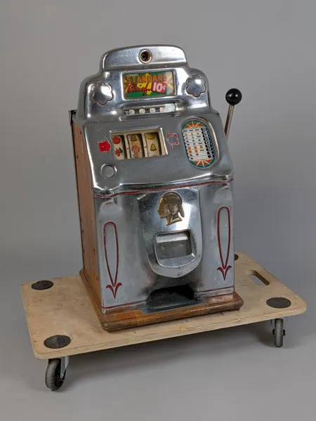 Spelautomat/enarmad bandit, "Standard Chief" Jennings