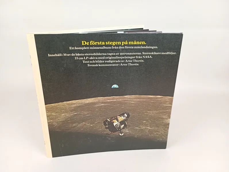 Minnesalbum, "De första stegen på månen" m. stereobilder & LP-skiva