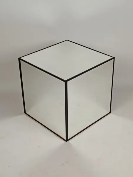 Piedestal, spegelglas