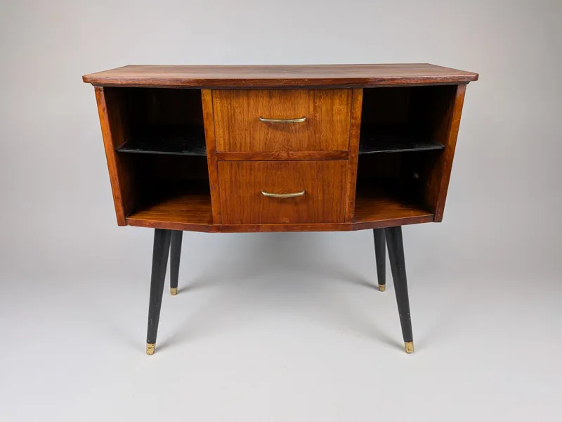 Hallbyrå, 1960-tal teak