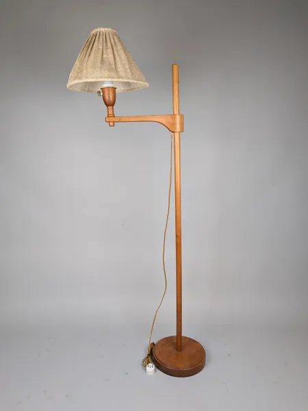 Golvlampa, "Staken" Carl Malmsten Teak, Brännmärkt