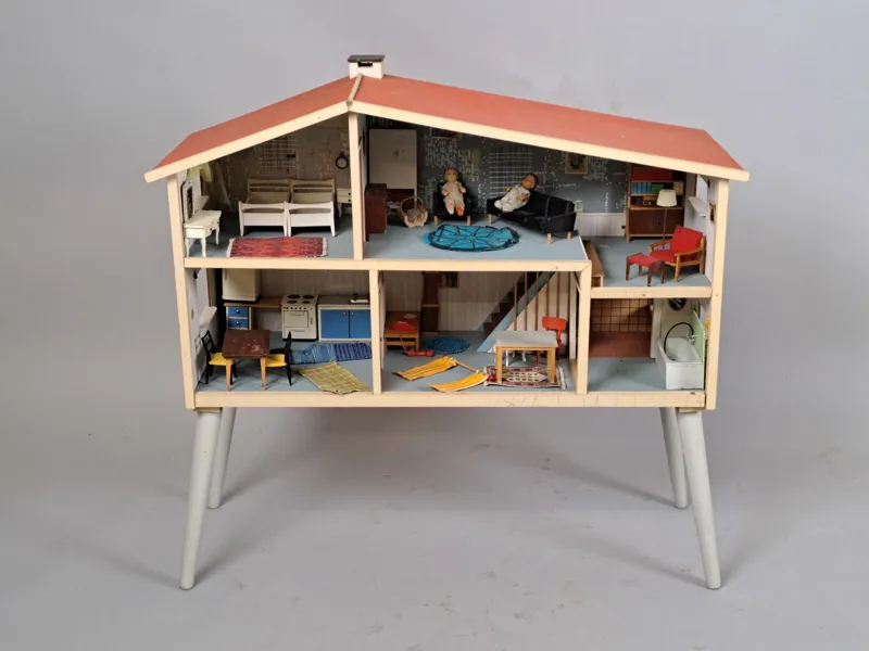 Dockhus med inredning, Lundby