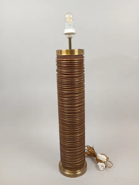 Golvlampa/lampfot av Tapetvals mässing