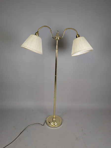 Golvlampa, 2-armad