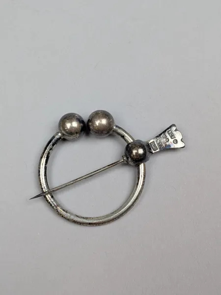 Dräktnål, Silver