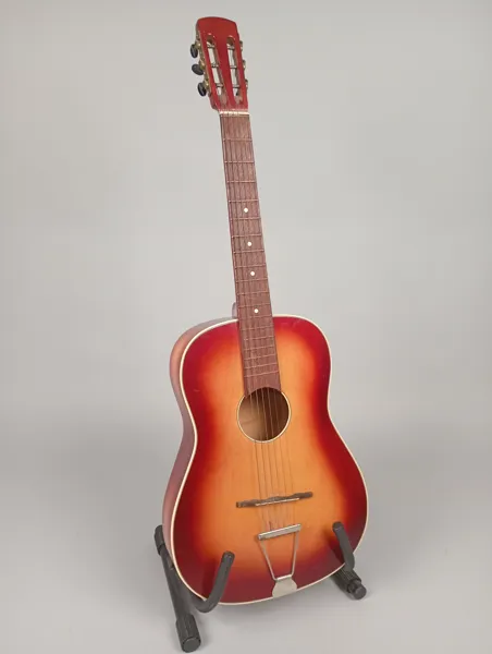 Gitarr, J.R Lafleur Varsity London