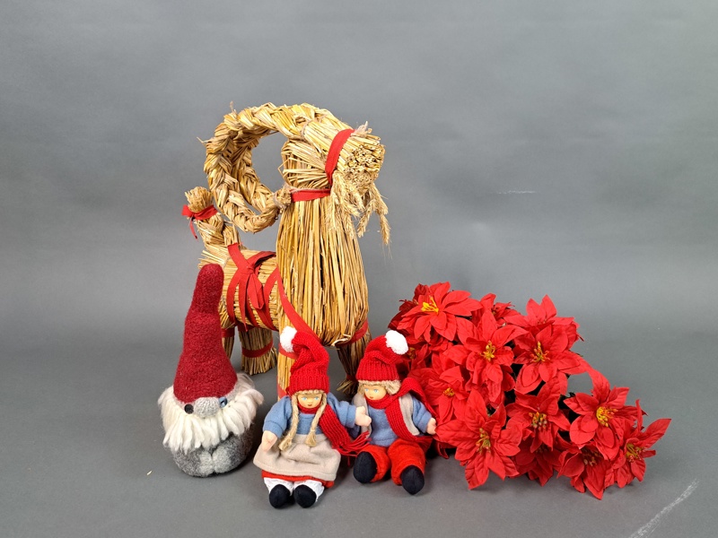 Parti juldekorationer bl.a. julbock