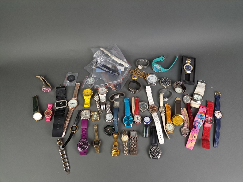 Parti armbandsur och tillbehör