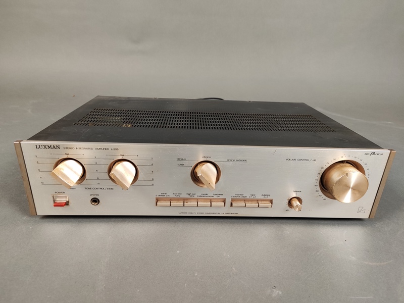 Förstärkare Luxman L-205