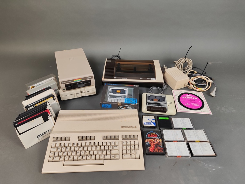 Commodore 128 med tillbehör