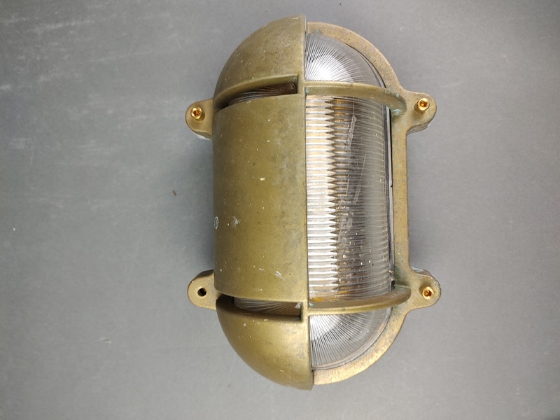 Vägglampa, mässing