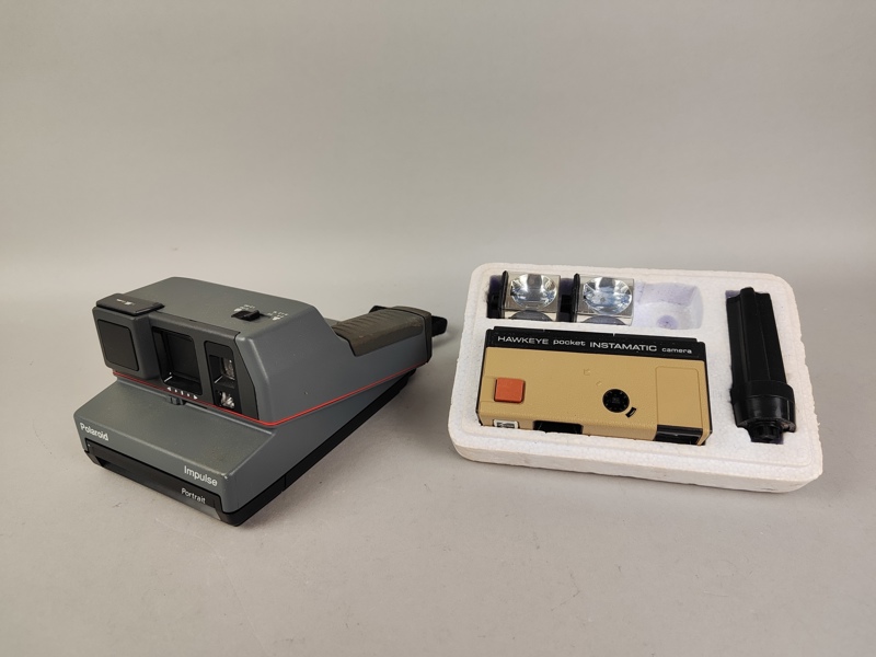 Kamera 2 st bl.a. Polaroid