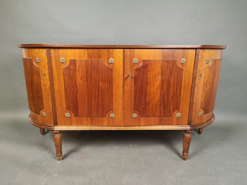 Sideboard, Gustaviansk-stil