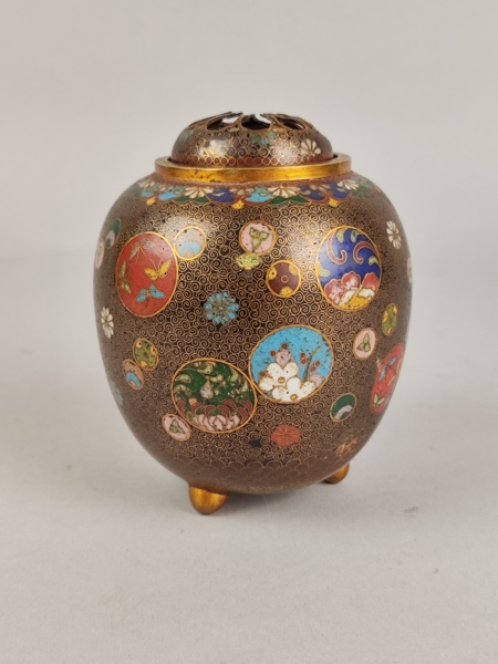 Urna / rökelsekar, Cloisonnéarbete