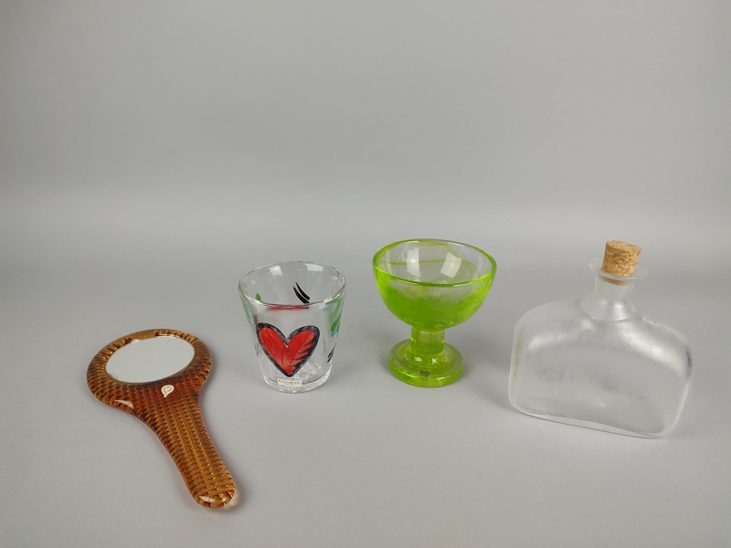 Glas, 4 delar bl.a. Ulrika Hydman Vallien