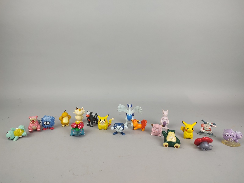 Parti Pokemónfiguriner, Tomy Kina